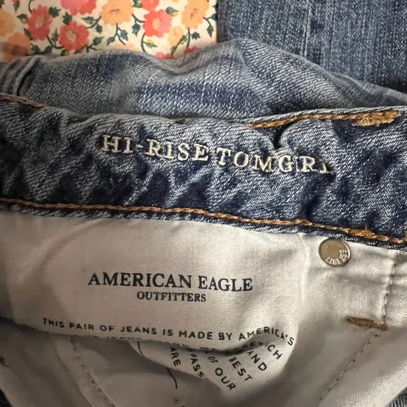 aeo high rise tomgirl jeans size 18 - Picture 2 of 4
